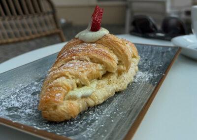 Croissant mit Cremefüllung